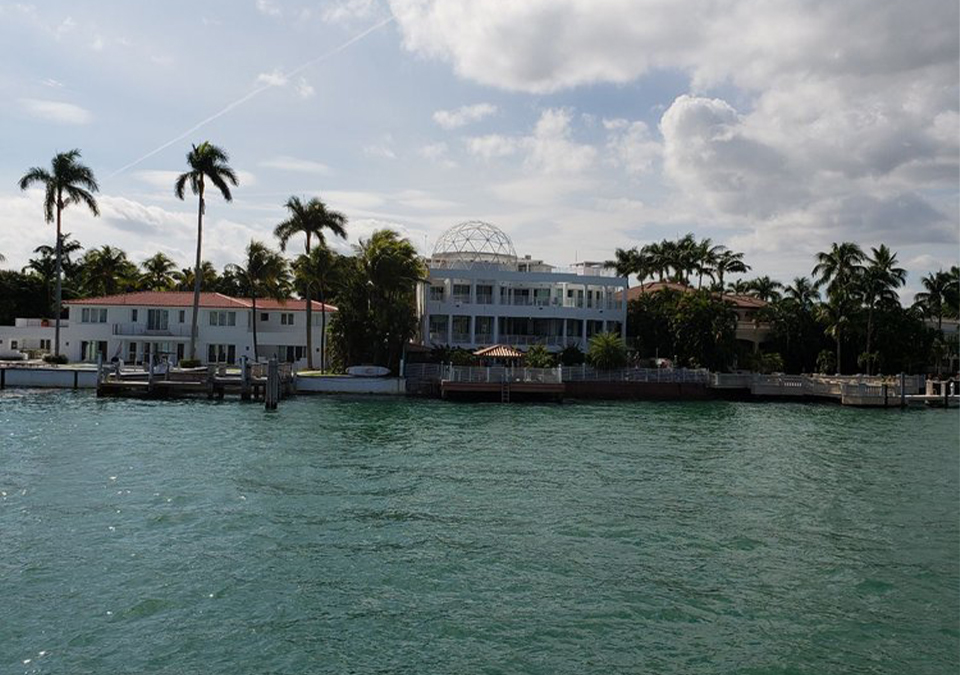 Picture of a celebrity mansion from the Miami G Millionaire's Row Boat Tour